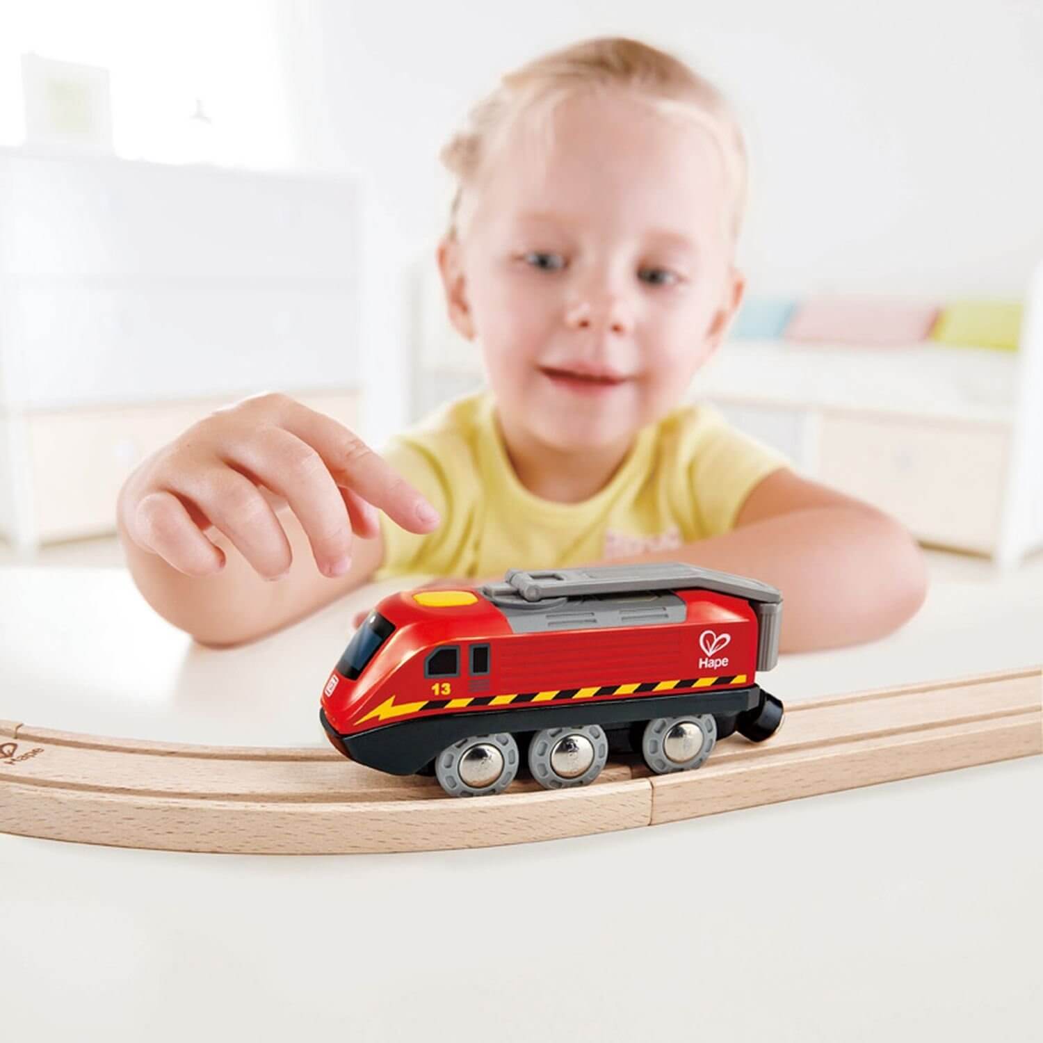 

Поезда и железные дороги Hape, Игровой набор Hape "Поезд с коленчатым приводом"