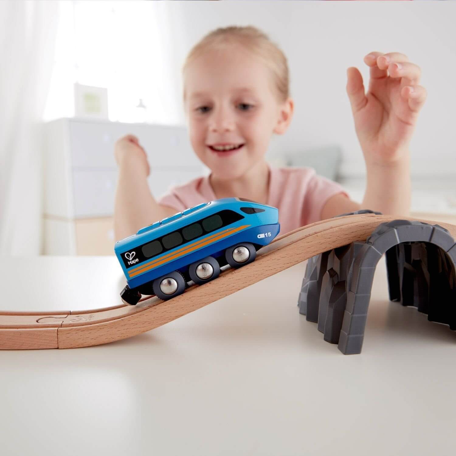 

Поезда и железные дороги Hape, Игровой набор Hape "Поезд", с дистанционным управлением