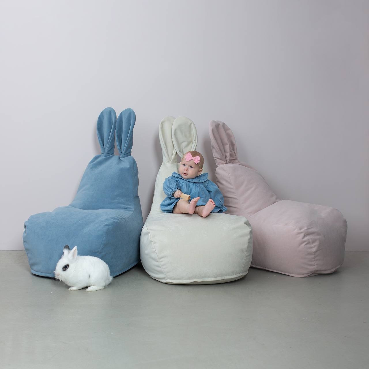 Пуф LOONA soft furniture "Заяц", большой, голубой - фото №3