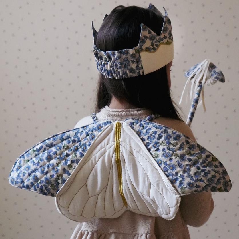 

Для девочки Konges Slojd, Карнавальный костюм Konges Slojd "Butterfly Marguerit Blue", голубые маргаритки