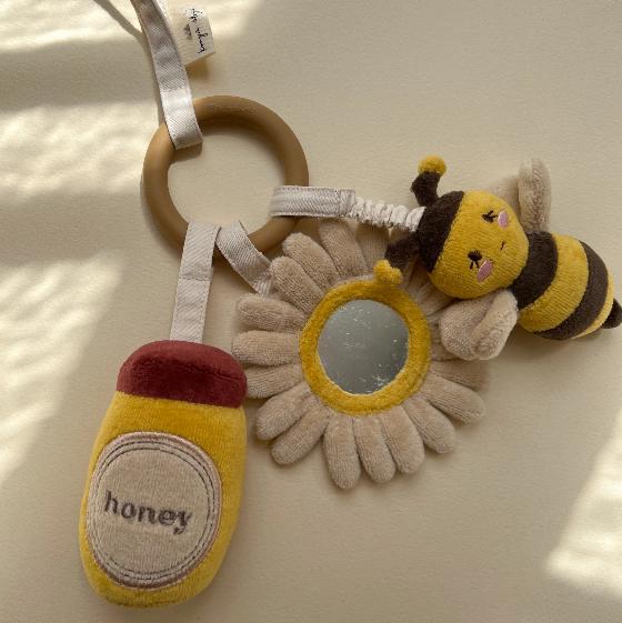 

Подвесные игрушки и дуги Konges Slojd, Подвесная развивающая игрушка Konges Slojd "Пчелка", мульти