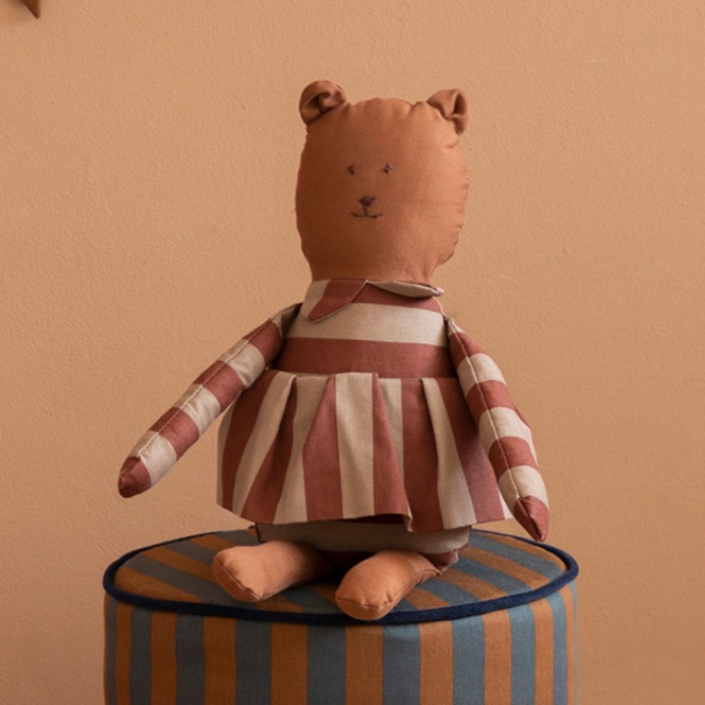 Текстильная игрушка в виде медведя Nobodinoz "Majestic Bear Marsala", марсала - фото №5