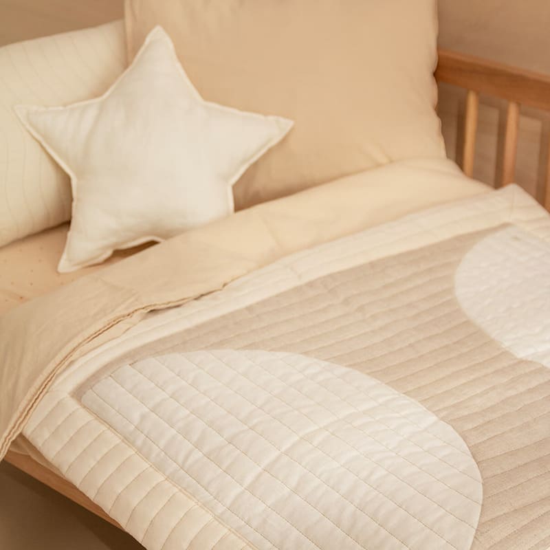 Стеганое одеяло из льна Nobodinoz "Lin Francais Moon", кремовый, 69 х 82 см - фото №4