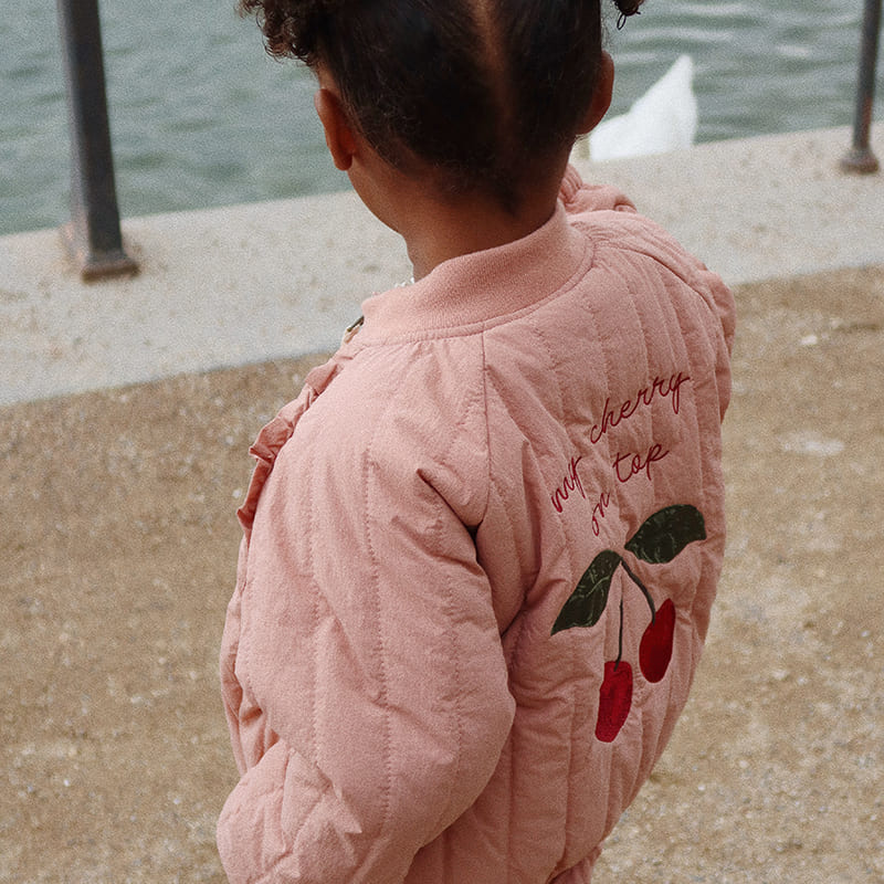 Куртка-бомбер с рюшами Konges Slojd "Juno Frill Cameo", роскошная вишня - фото №11
