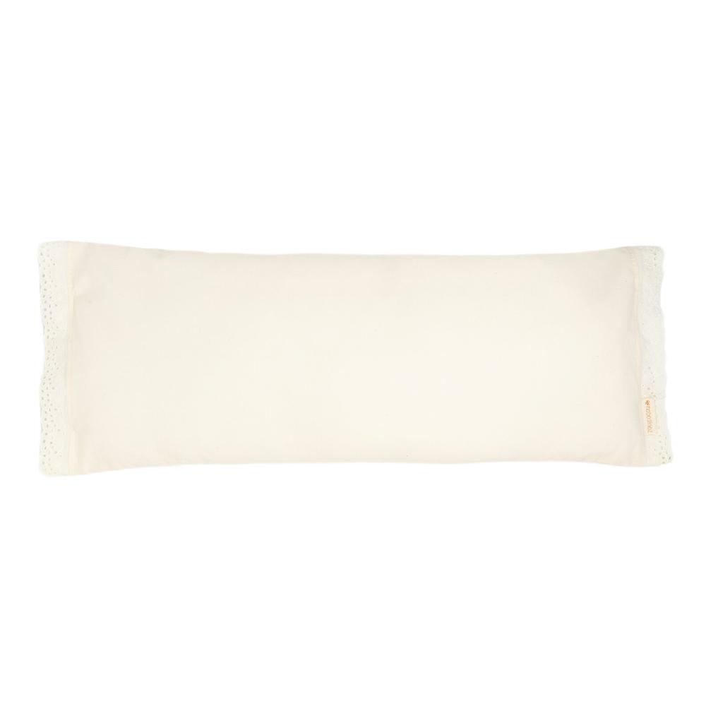 Подушка Nobodinoz "Vera Eyelet Large Cushion Natural", кремовая, 70 х 30 см