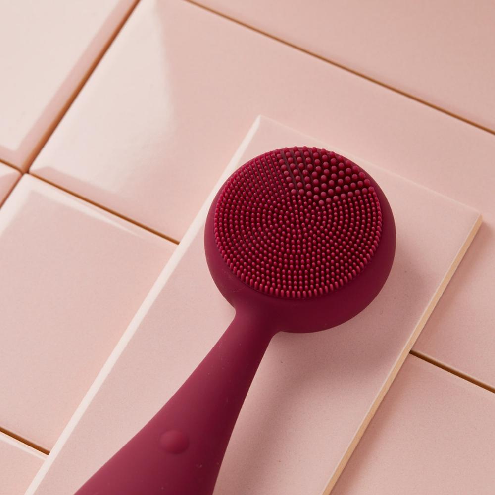 Силиконовая щёточка для очищения PMD Beauty "ПРО", пурпурная - фото №7