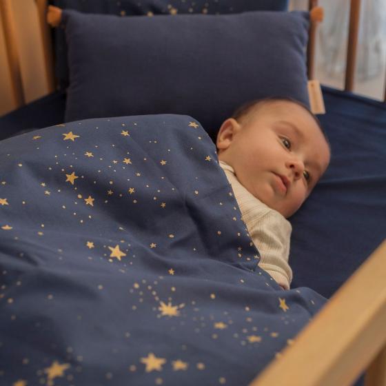 Легкое одеяло Nobodinoz "Treasure Gold Stella/Night Blue", россыпь звезд с синим, 100 х 70 см