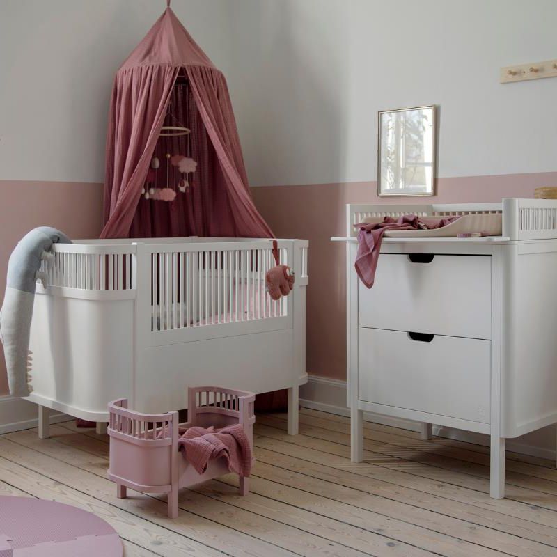 Деревянная кроватка для кукол Sebra, темно-розовая
