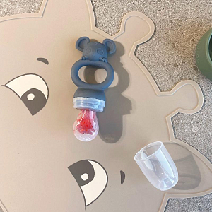 Подставка под тарелку силиконовая nuuroo "Albert Giraffe Cobblestone", серая