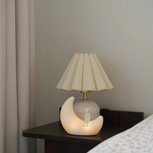 Светильник в виде луны Cam Cam Copenhagen "Moon", молочный