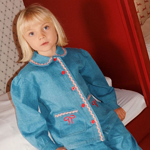 Блуза-овершот джинсовая Flöss "Hazel Mid Blue Rinse", банты на светло-голубом