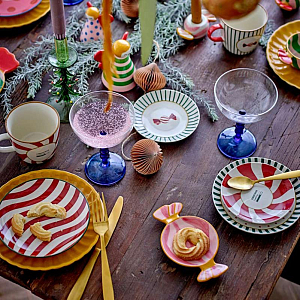 Блюдо сервировочное керамическое Bloomingville "Caramella", розовое