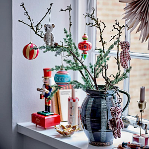 Декоративная статуэтка музыкальная Bloomingville "Waltz", красный