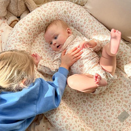 Кокон-гнездышко для новорожденных Cam Cam Copenhagen "Augusta", кремовая лужайка