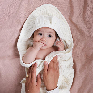 Полотенце для новорожденных с капюшоном Cam Cam Copenhagen "White", белое