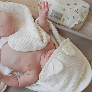 Полотенце для новорожденных с капюшоном Cam Cam Copenhagen "White", белое