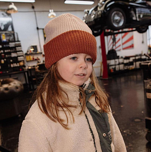 Шапка-бини вязаная Hello Hossy "Flow Tom", шоколадный крем