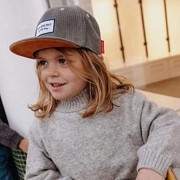 Бейсболка вельветовая Hello Hossy "Flat Brim Sweet Berry", лунная пыль