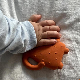 Грызунок резиновый Maison Petit Jour "Bear", рыжий