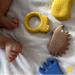 Игрушка резиновая для ванной Maison Petit Jour "The Hedgehogs", карамельный