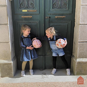 Мяч игровой Petit Jour "The Hedgehogs", карамельный, большой