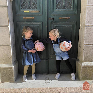 Мяч игровой Petit Jour "The Hedgehogs", карамельный, маленький