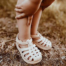 Сандалии пляжные Mrs. Ertha "Light Coconut", сливочный кокос