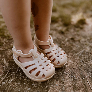 Сандалии пляжные Mrs. Ertha "Coconut Milk", кокосовое молоко