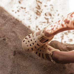 Сандалии пляжные Mrs. Ertha "Honey Boo", медовый нектар