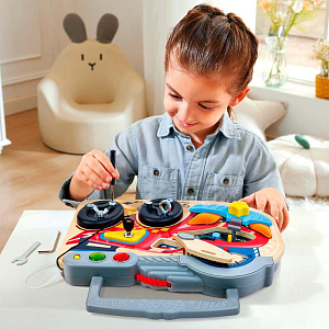 Игрушка бизиборд Hape "Цвета и формы", маленький гонщик