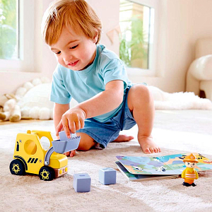 Игровой набор Hape "Бульдозер", детская иллюстрированная книга Hape Land