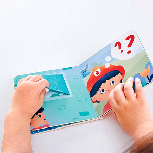 Игровой набор Hape "Пожарная машина", детская иллюстрированная книга Hape Land