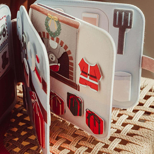 Книга развивающая из фетра Зэтс Майн (That's Mine) "Эмори Рождественский Мишка"