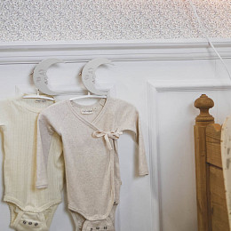 Набор крючков для одежды в виде луны Зэтс Майн (That's Mine) "Луна", 2 шт, кремовый