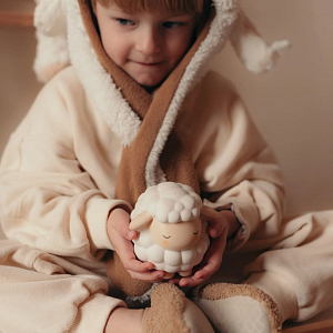 Игрушка сквиш антистресс Mrs. Ertha "Овечка Wooly", кремовая с белым