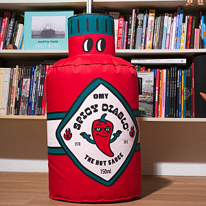 Подушка-гигант надувная OMY "Giant Spicy Diablo", красная