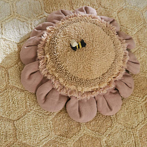 Подушка Лорена Каналс (Lorena Canals) "Розовая ромашка", 70 см