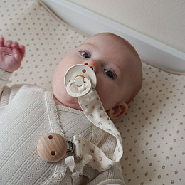 Держатель для пустышки Кам Кам Копенгаген (Cam Cam Copenhagen) "Рябина", кремовый