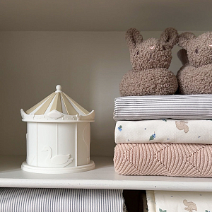 Бортик для детской кроватки Кам Кам Копенгаген (Cam Cam Copenhagen) "Черника", молочный