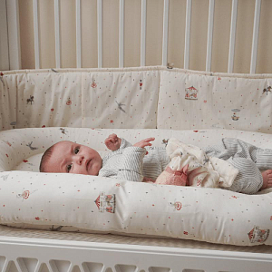 Бортик для детской кроватки Кам Кам Копенгаген (Cam Cam Copenhagen) "Карусель", кремовый