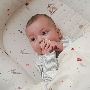 Кокон-гнездышко Кам Кам Копенгаген (Cam Cam Copenhagen) "Карусель", кремовый