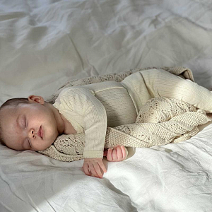 Плед вязаный для новорожденных Зэтс Майн (That's Mine) "Кала", песочный, 85 х 85 см