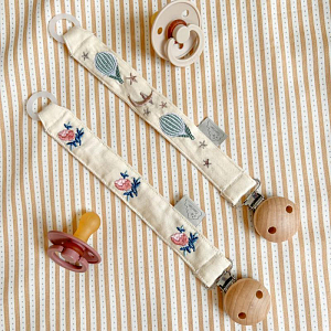 Держатель для пустышки с вышивкой Кам Кам Копенгаген (Cam Cam Copenhagen) "В Мире Снов"