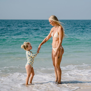 Купальник с длинным рукавом Бадавии Бичвеа (Badawii Beachwear), солнечные ракушки