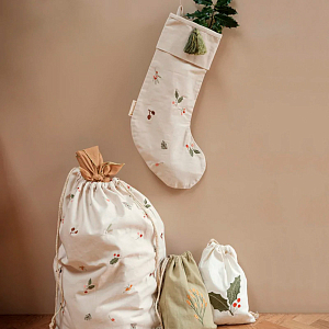 Рождественский чулок с вышивкой Fabelab "Новогодняя зелень", бежевый