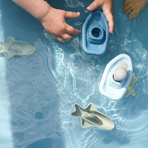 Набор игрушек для пляжа и ванной LUKNO "Акулы", 3 шт.