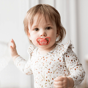 Набор пустышек NIP "First Moments My Butterfly", силиконовые, красный, 2 шт, 5-18 мес