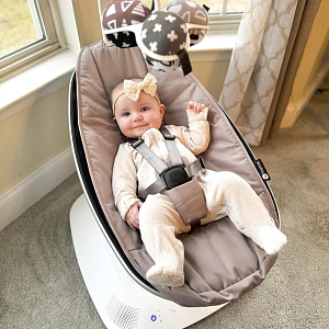 Кресло-качалка 4moms "MamaRoo", розовое дерево