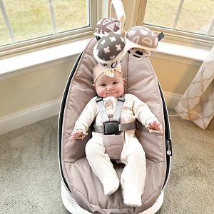 Кресло-качалка 4moms "MamaRoo", розовое дерево