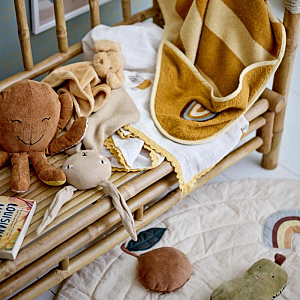 Погремушка текстильная в виде груши Bloomingville MINI "Ras", зеленая, 18 см